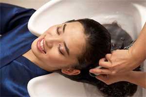 怀孕期间出血是怎么回事，肚子总痛，涨