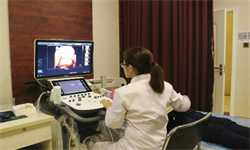 怀孕初期感觉胃被顶着是怎么回事