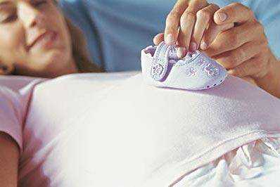 怀孕期是想吃吃想睡睡好还是控制自己按正常人的生活活比较好？